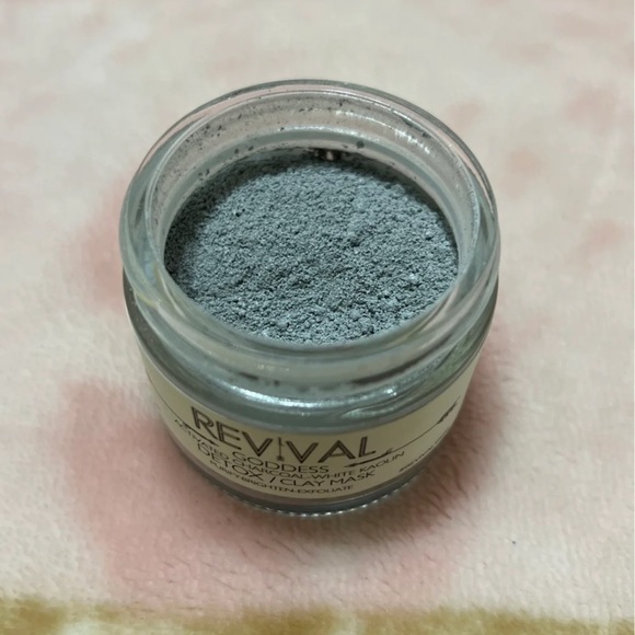 Revival Goddess Detox Charcoal Clay Mask - Picture 2 of 3